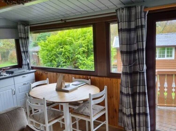 Mountain View 2 Bed Log Cabin