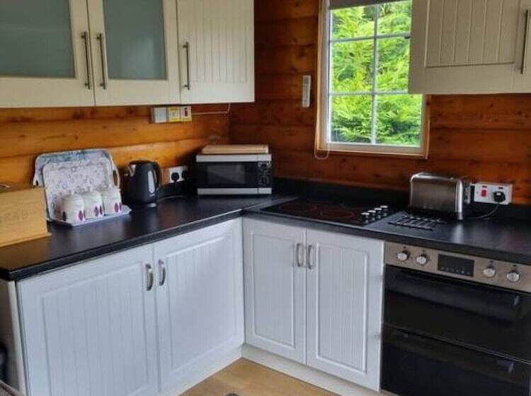 Mountain View 2 Bed Log Cabin