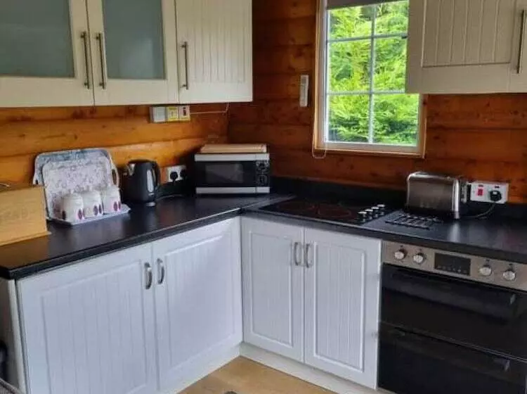 Mountain View 2 Bed Log Cabin