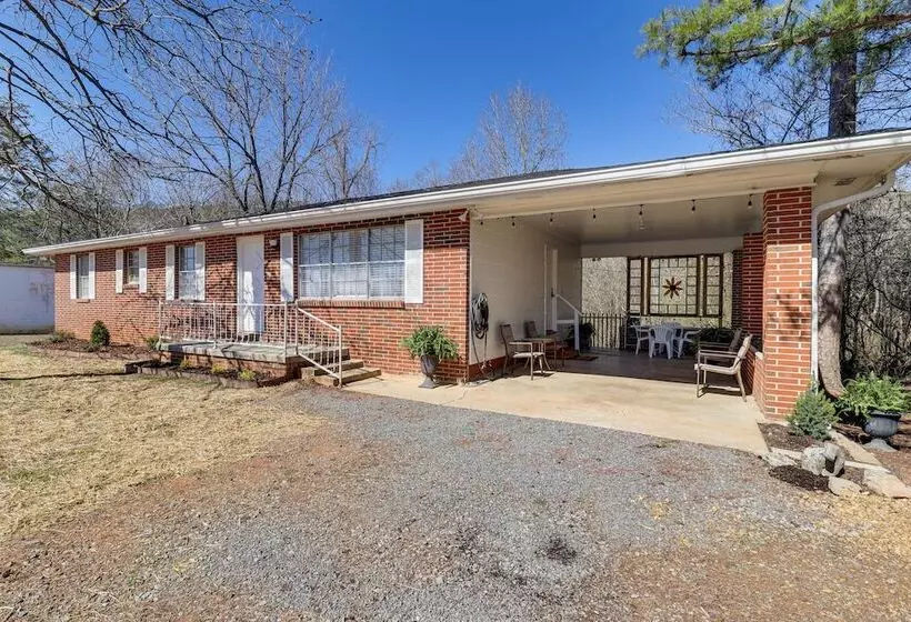 Peaceful Trenton Home W/ Patio Near Hiking!