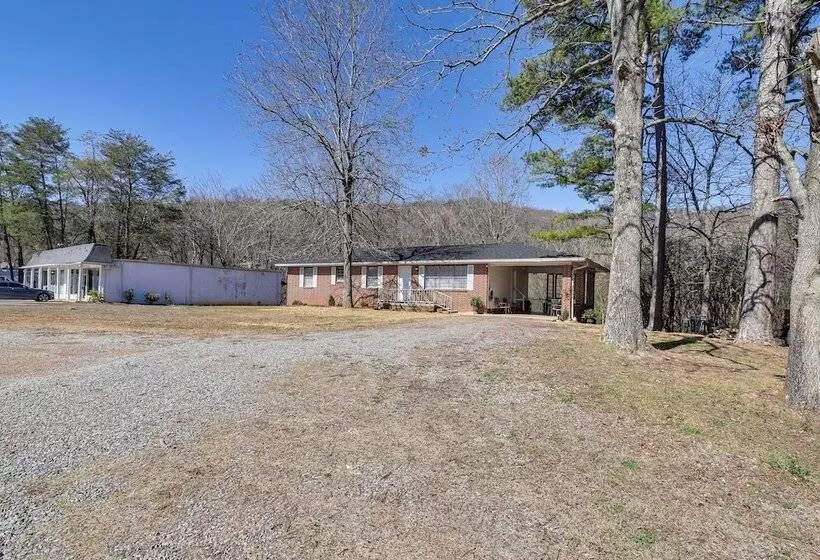 Peaceful Trenton Home W/ Patio Near Hiking!