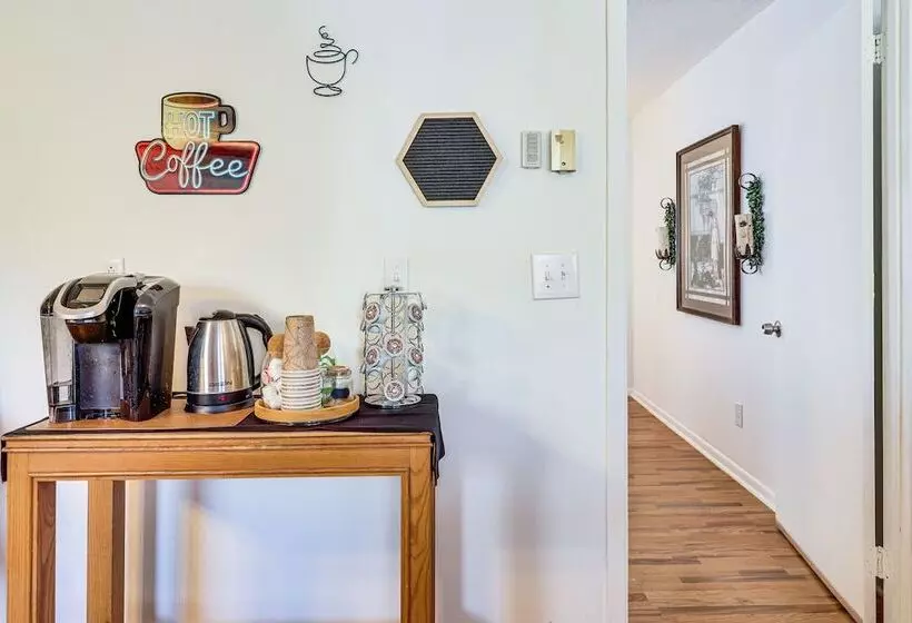 Peaceful Trenton Home W/ Patio Near Hiking!