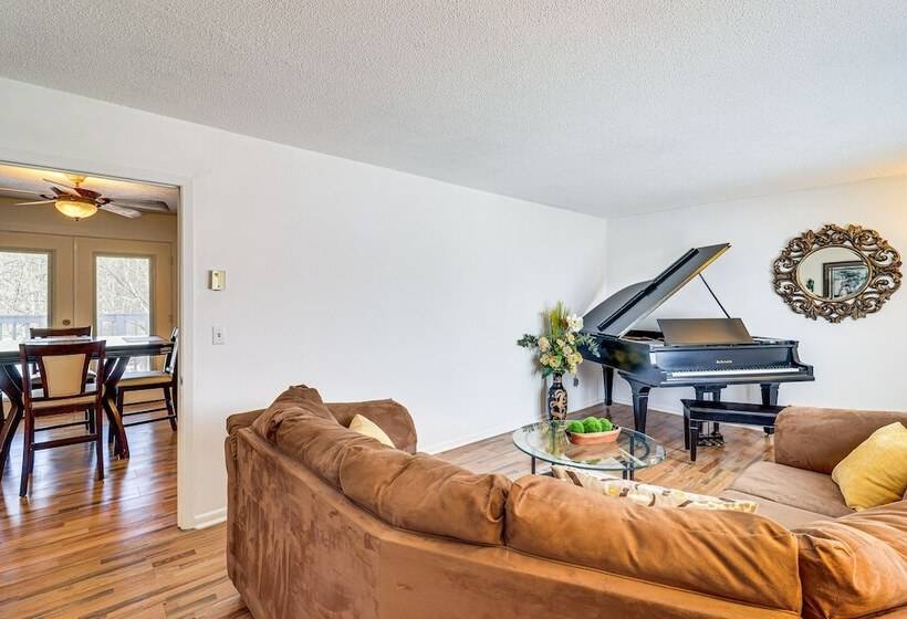 Peaceful Trenton Home W/ Patio Near Hiking!