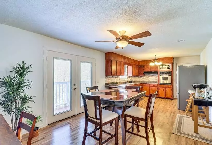 Peaceful Trenton Home W/ Patio Near Hiking!