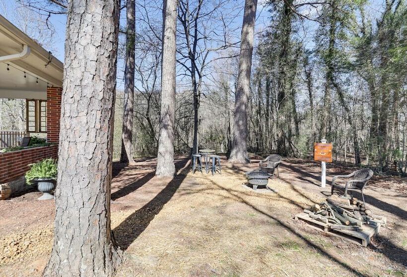 Peaceful Trenton Home W/ Patio Near Hiking!