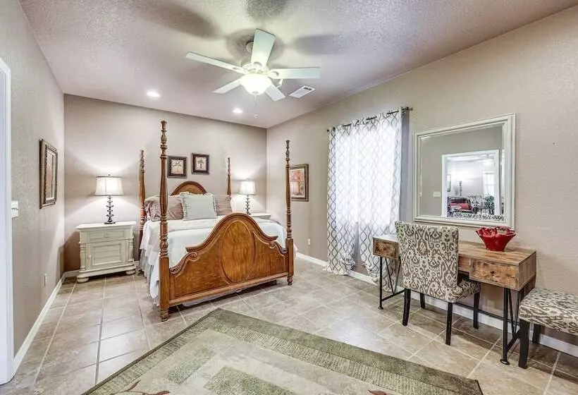 Pet Friendly Dover Cottage W/ Deck + Mtn Views!