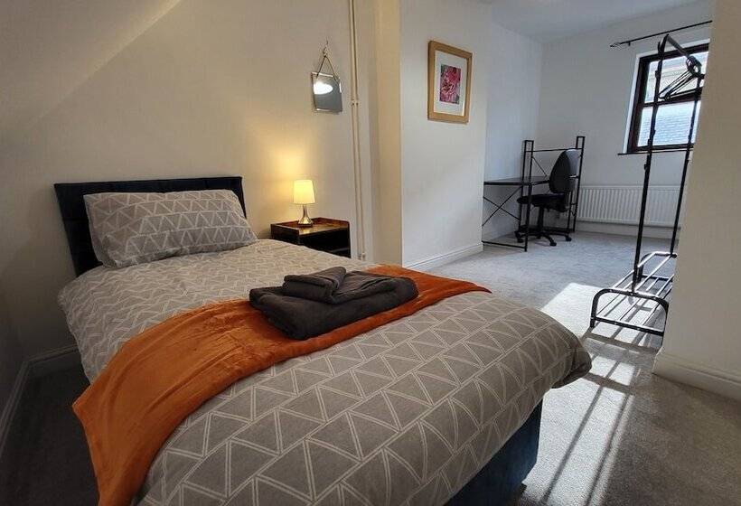 Резиденция Heart Of Lincoln City, 3 Bedrooms, Sleeps 4 Guests