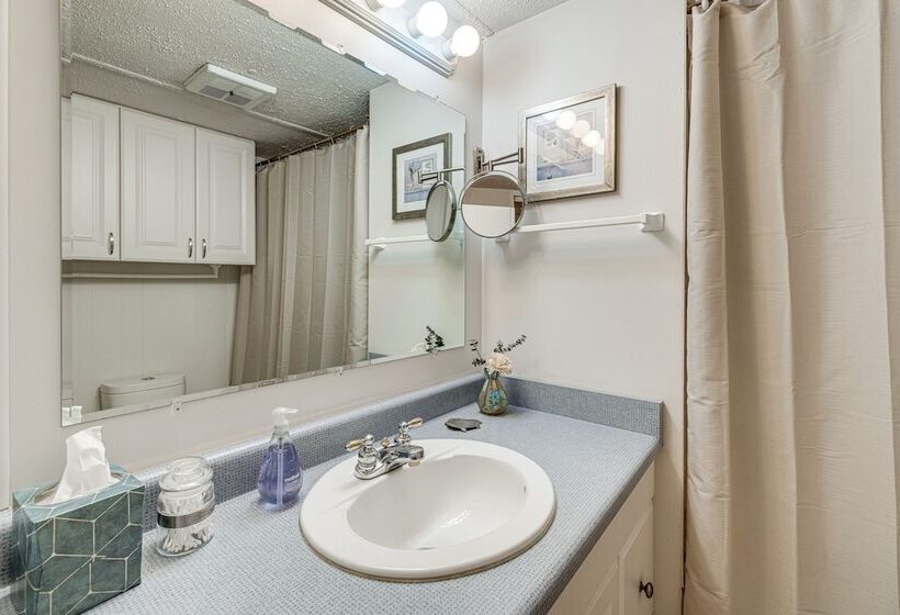 Rockaway Beach Home, Walk To Ocean, Pet Friendly!