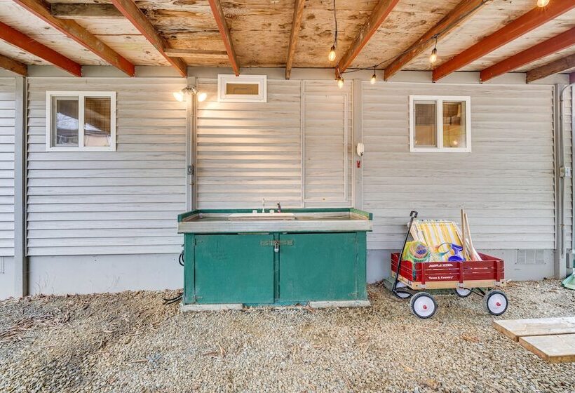 Rockaway Beach Home, Walk To Ocean, Pet Friendly!