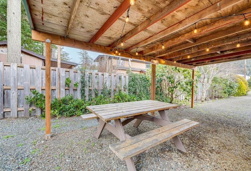 Rockaway Beach Home, Walk To Ocean, Pet Friendly!