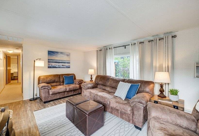 Rockaway Beach Home, Walk To Ocean, Pet Friendly!