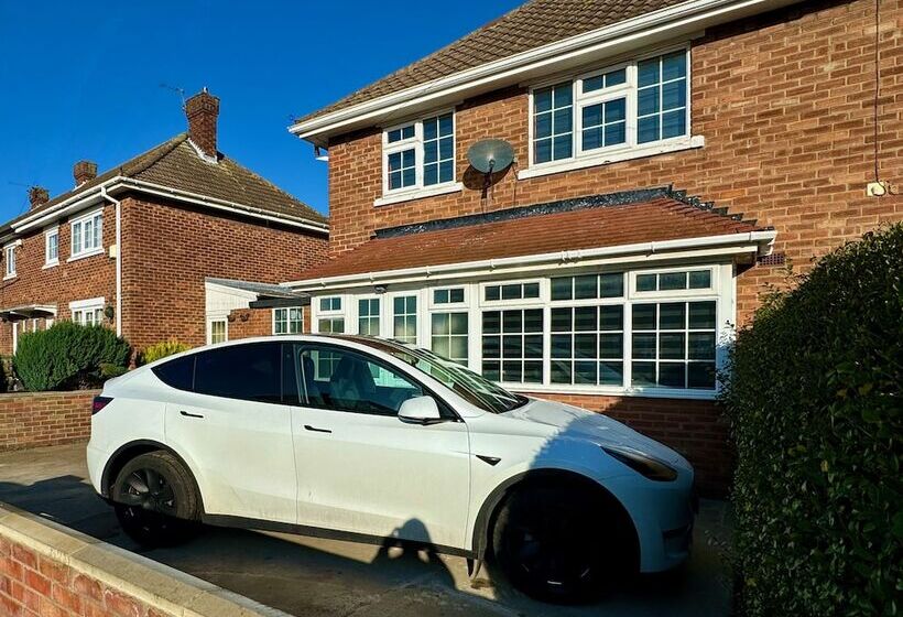 Sandringham House Serene Escape Cottage