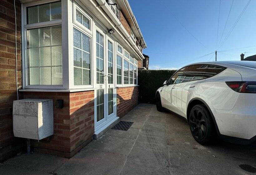 Sandringham House Serene Escape Cottage