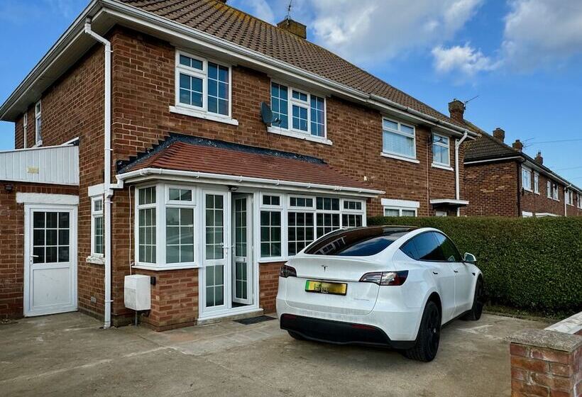 Sandringham House Serene Escape Cottage