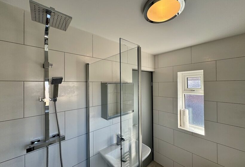 Sandringham House Serene Escape Cottage