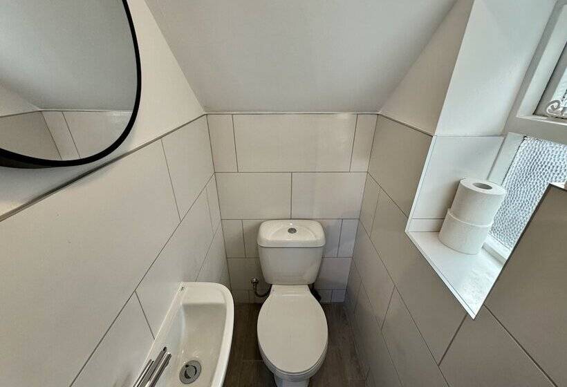 Sandringham House Serene Escape Cottage