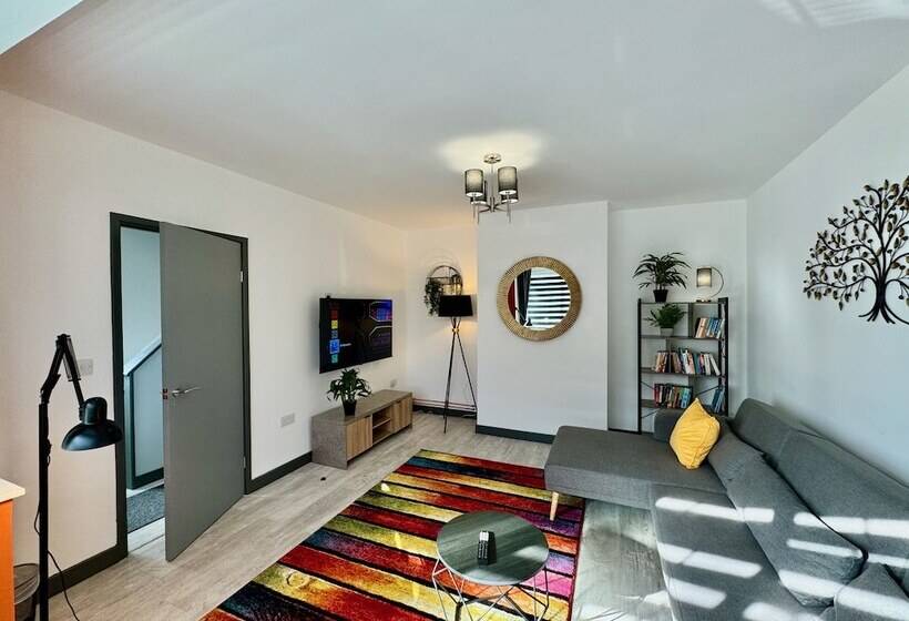 Sandringham House Serene Escape Cottage