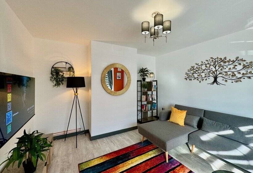 Sandringham House Serene Escape Cottage