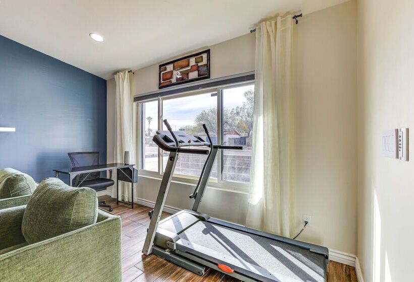 Sleek Phoenix Paradise W/ Outdoor Pool + Fire Pit!