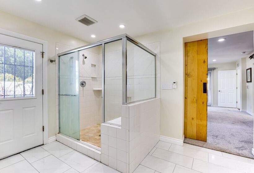 Sleek Phoenix Paradise W/ Outdoor Pool + Fire Pit!