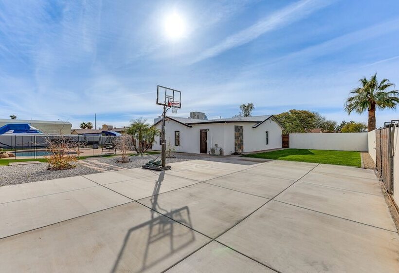 Sleek Phoenix Paradise W/ Outdoor Pool + Fire Pit!