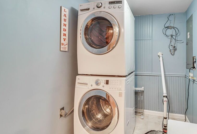 Spacious Hazleton Home Walk To Lake Susquehanna!