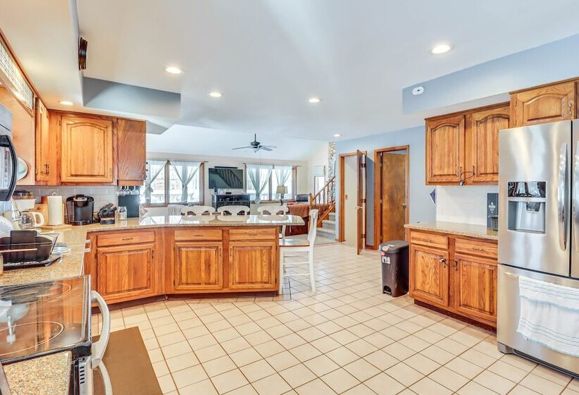 Spacious Hazleton Home Walk To Lake Susquehanna!