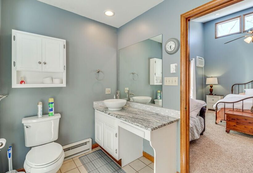 Spacious Hazleton Home Walk To Lake Susquehanna!