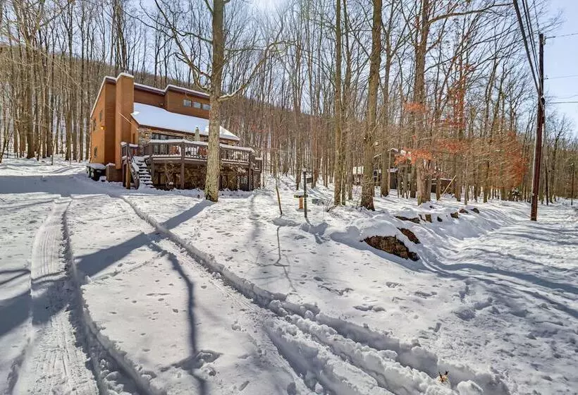 Spacious Hazleton Home   Walk To Lake Susquehanna!