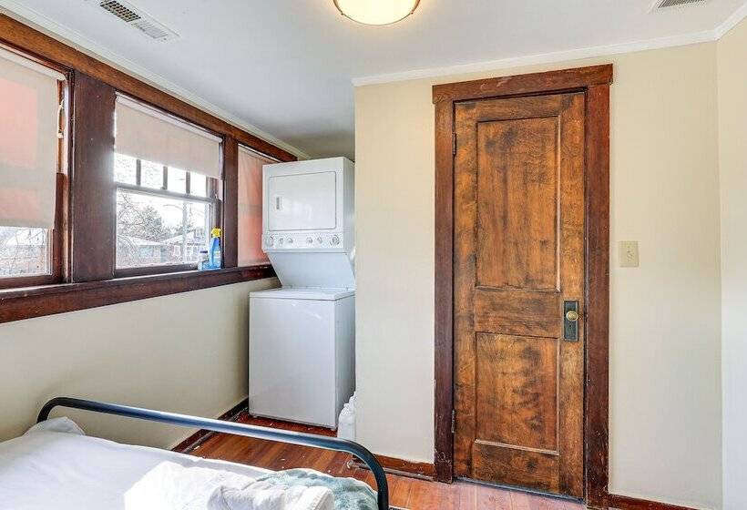 Spacious Lincoln Home W/ Yard < 1 Mi To Downtown!