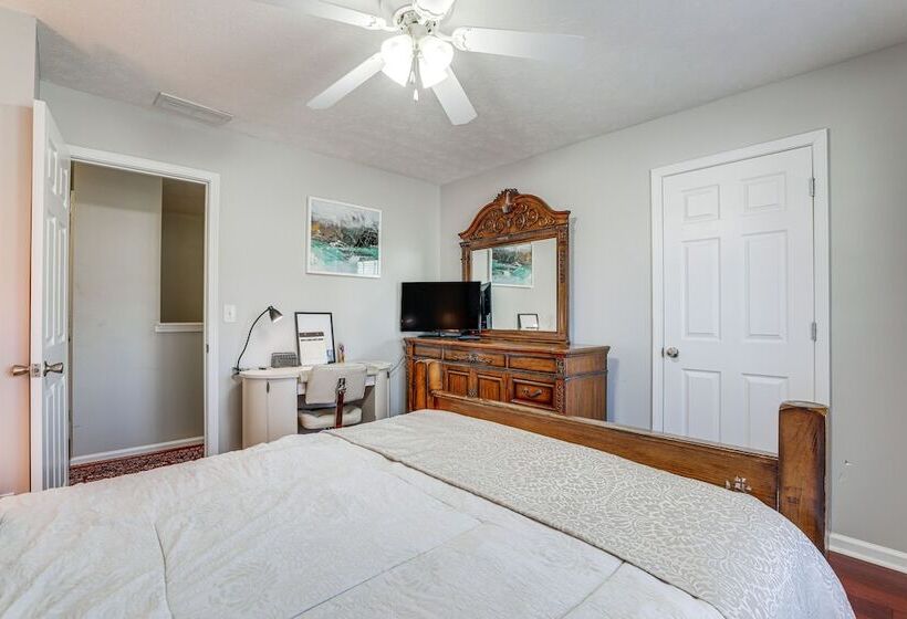 Spacious Snellville Home: 28 Mi To Atlanta!