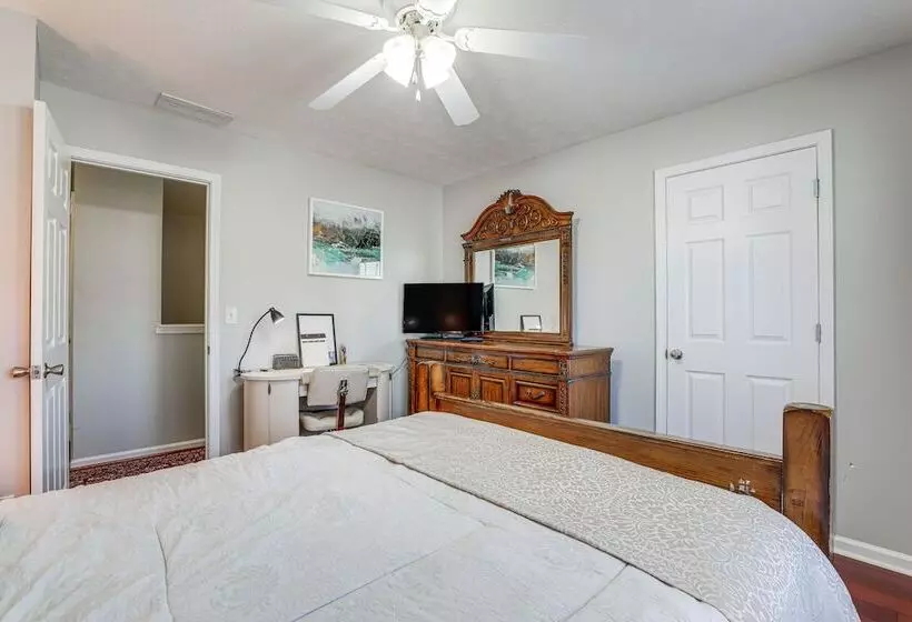 Spacious Snellville Home: 28 Mi To Atlanta!