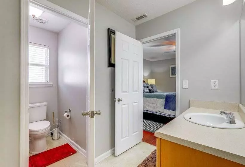 Spacious Snellville Home: 28 Mi To Atlanta!