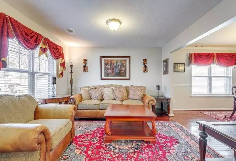Spacious Snellville Home: 28 Mi To Atlanta!