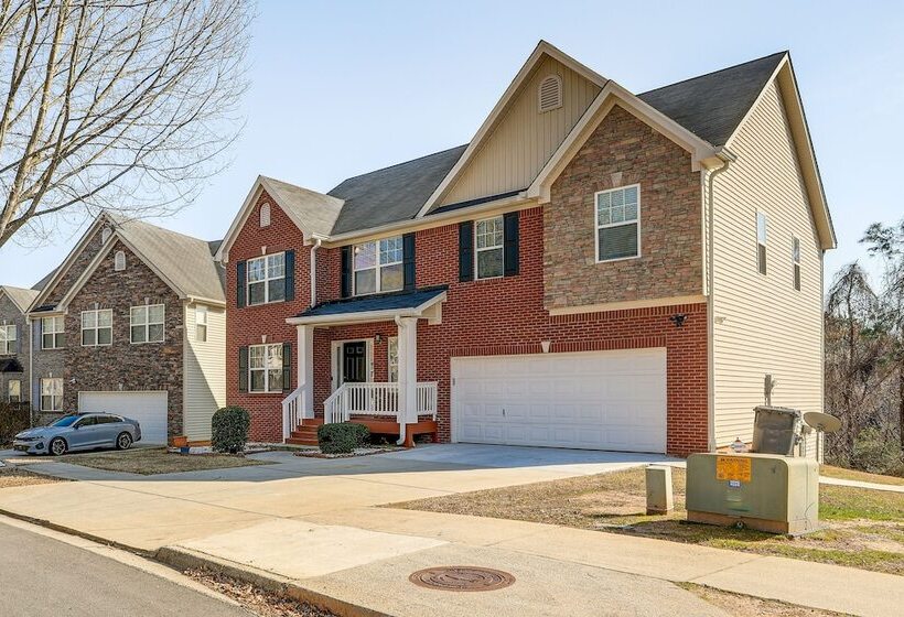 Spacious Snellville Home: 28 Mi To Atlanta!