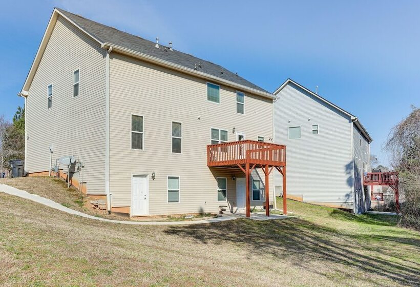 Spacious Snellville Home: 28 Mi To Atlanta!