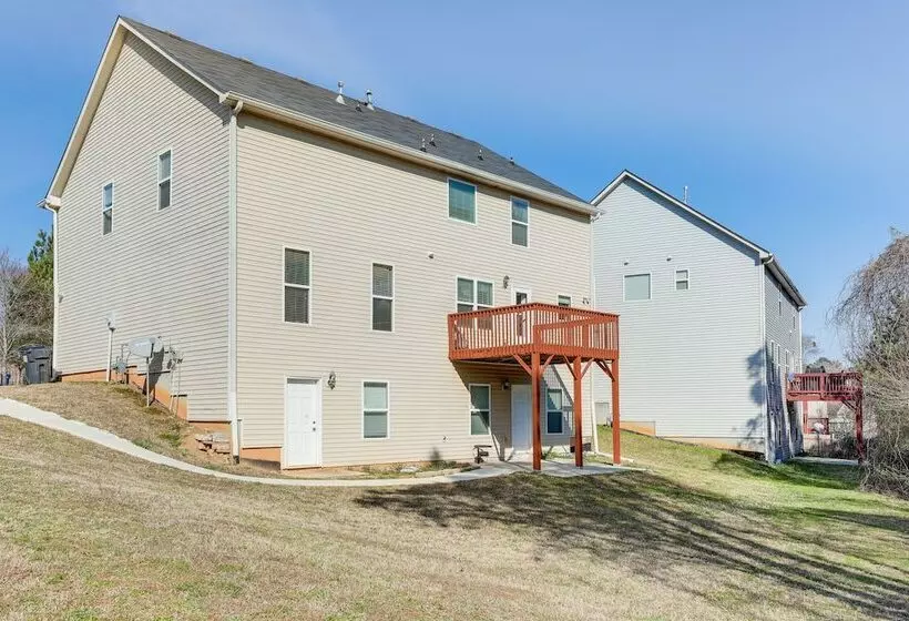 Spacious Snellville Home: 28 Mi To Atlanta!