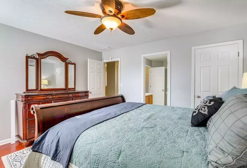 Spacious Snellville Home: 28 Mi To Atlanta!