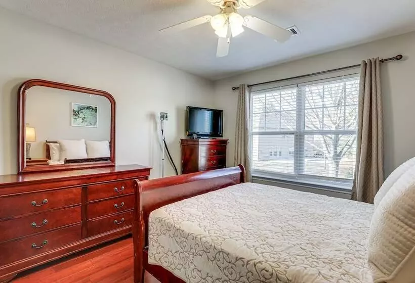 Spacious Snellville Home: 28 Mi To Atlanta!