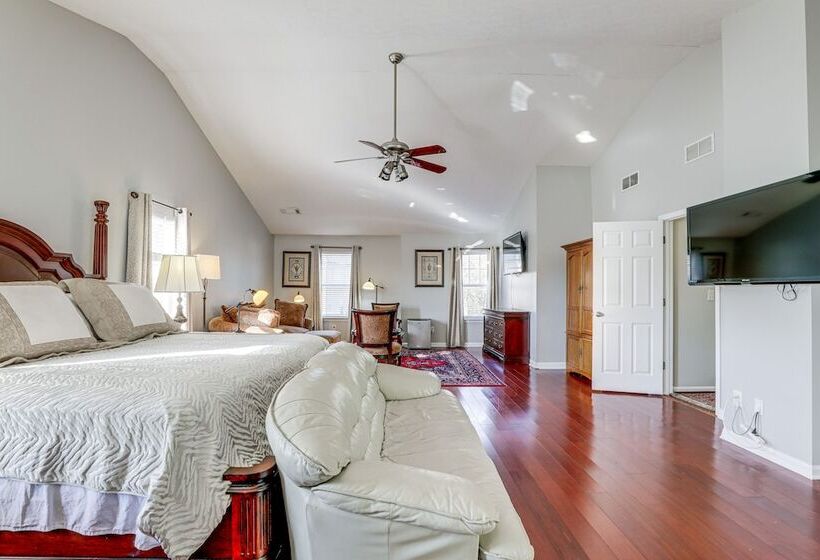 Spacious Snellville Home: 28 Mi To Atlanta!