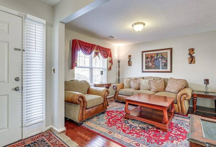 Spacious Snellville Home: 28 Mi To Atlanta!