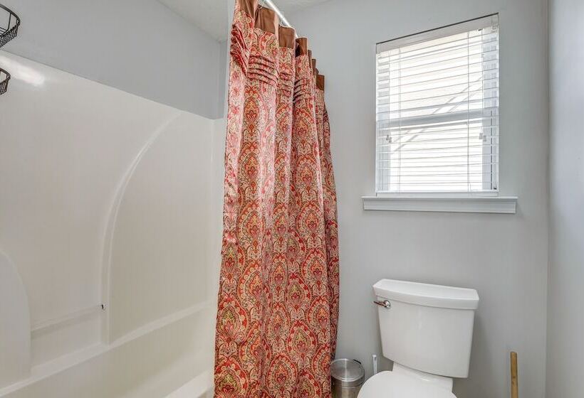 Spacious Snellville Home: 28 Mi To Atlanta!