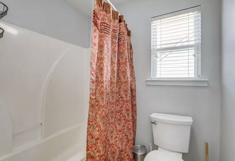 Spacious Snellville Home: 28 Mi To Atlanta!