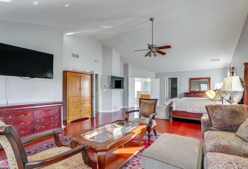 Spacious Snellville Home: 28 Mi To Atlanta!