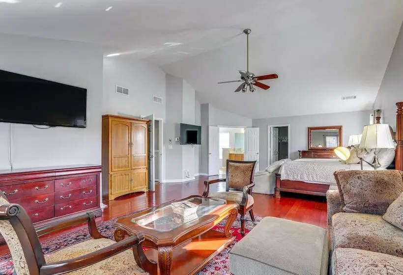 Spacious Snellville Home: 28 Mi To Atlanta!