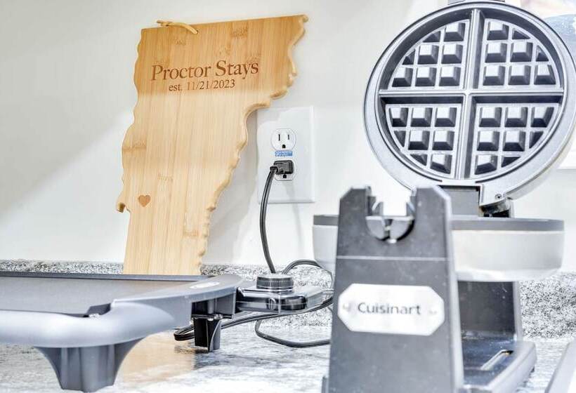 Authentic Vermont Countryside Home: 15 Mi To Pico