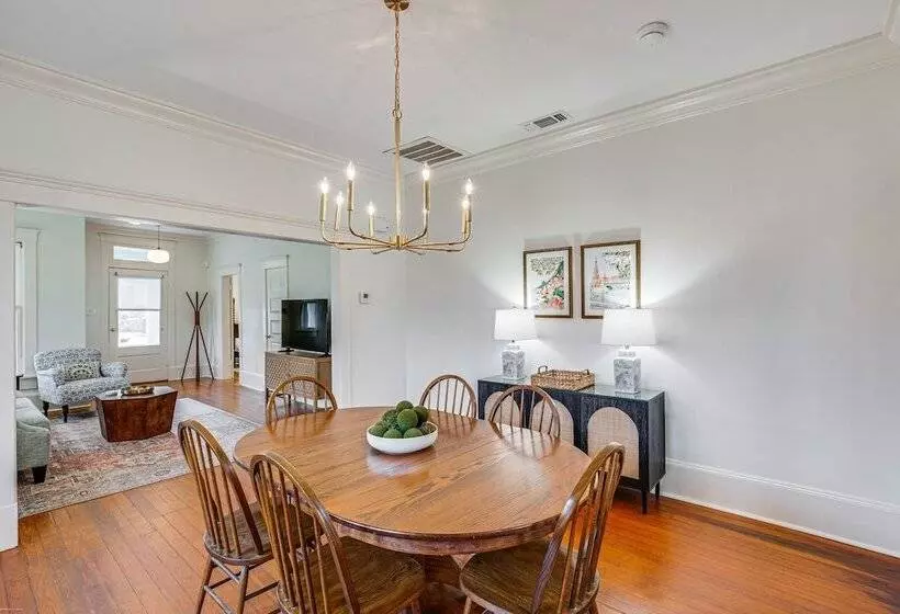 1 Mi To Downtown Tyler: Historic Home W/ Porch!