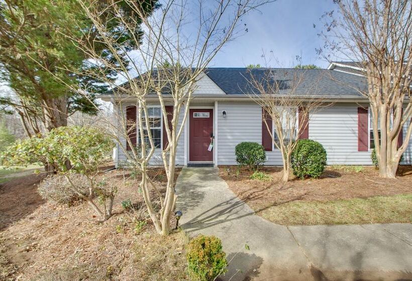 Cozy Greensboro Vacation Rental, 5 Mi To Downtown