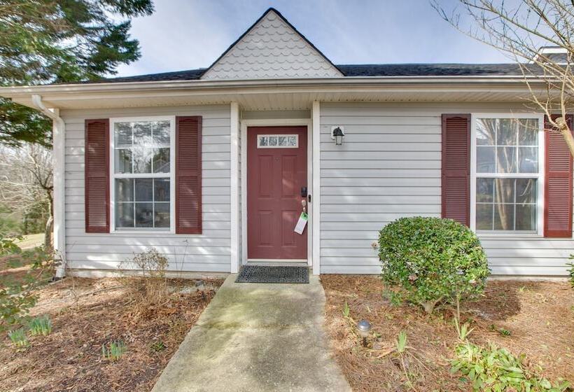 Cozy Greensboro Vacation Rental, 5 Mi To Downtown
