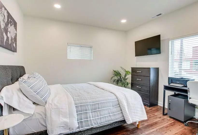 Dog Friendly Sheboygan Home   1 Mi To Town!